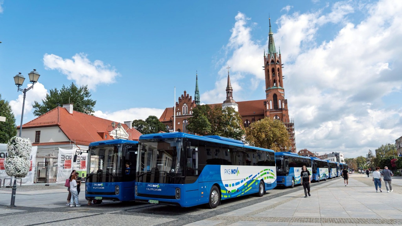 Prezentacja elektrycznych autobusów PKS Nova [fot. D. Gromadzki UM Białystok]
