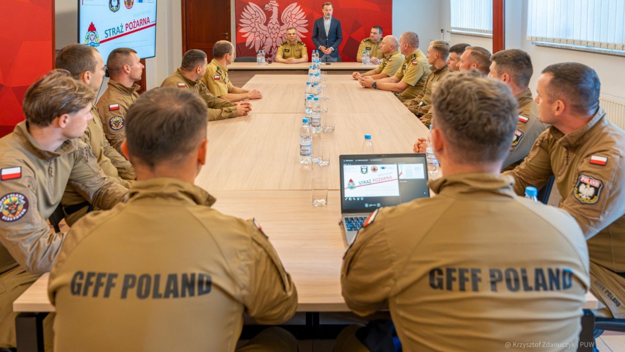 Strażacy na spotkaniu z wojewodą podlaskim [fot. K. Zdanuczyk PUW]