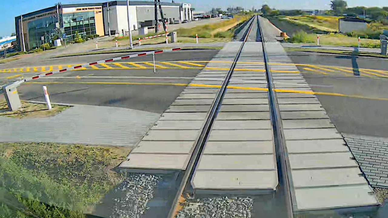 Wyłamana rogatka na przejeździe w Łomży [fot. Polregio]