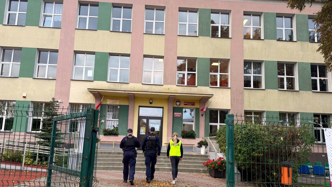 Patrole policyjne będą przy szkołach [fot. KMP Białystok]